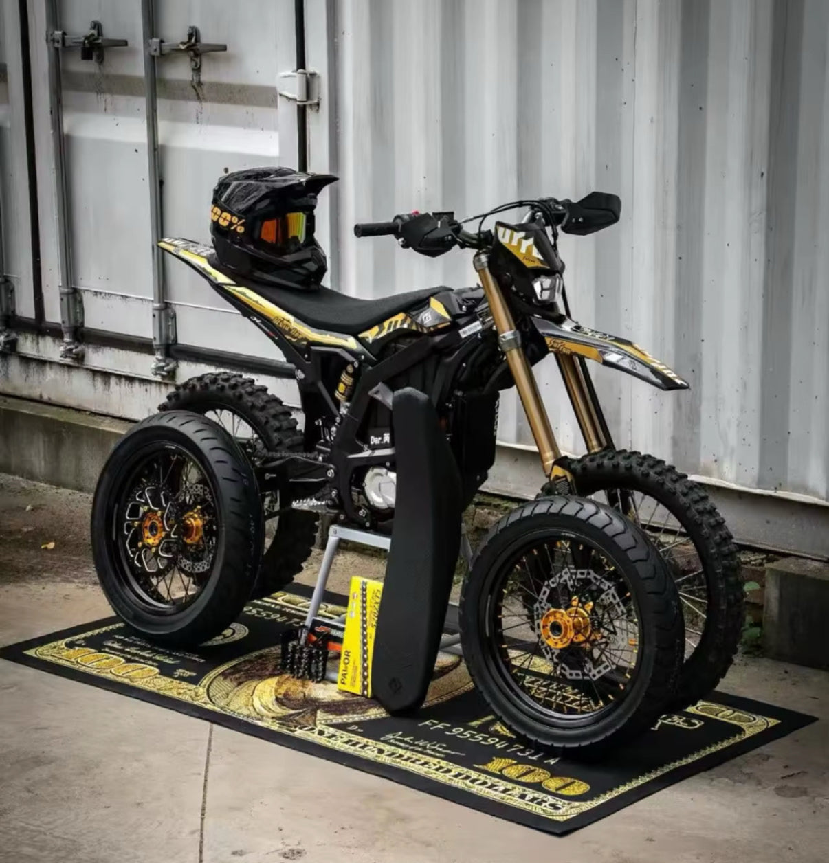 2025 Ultra bee