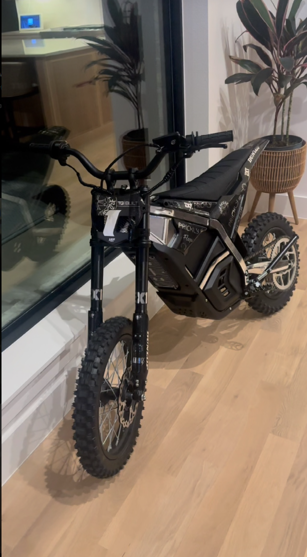 Mxwraps Yozma Frame Decals (WORLDS FIRST)