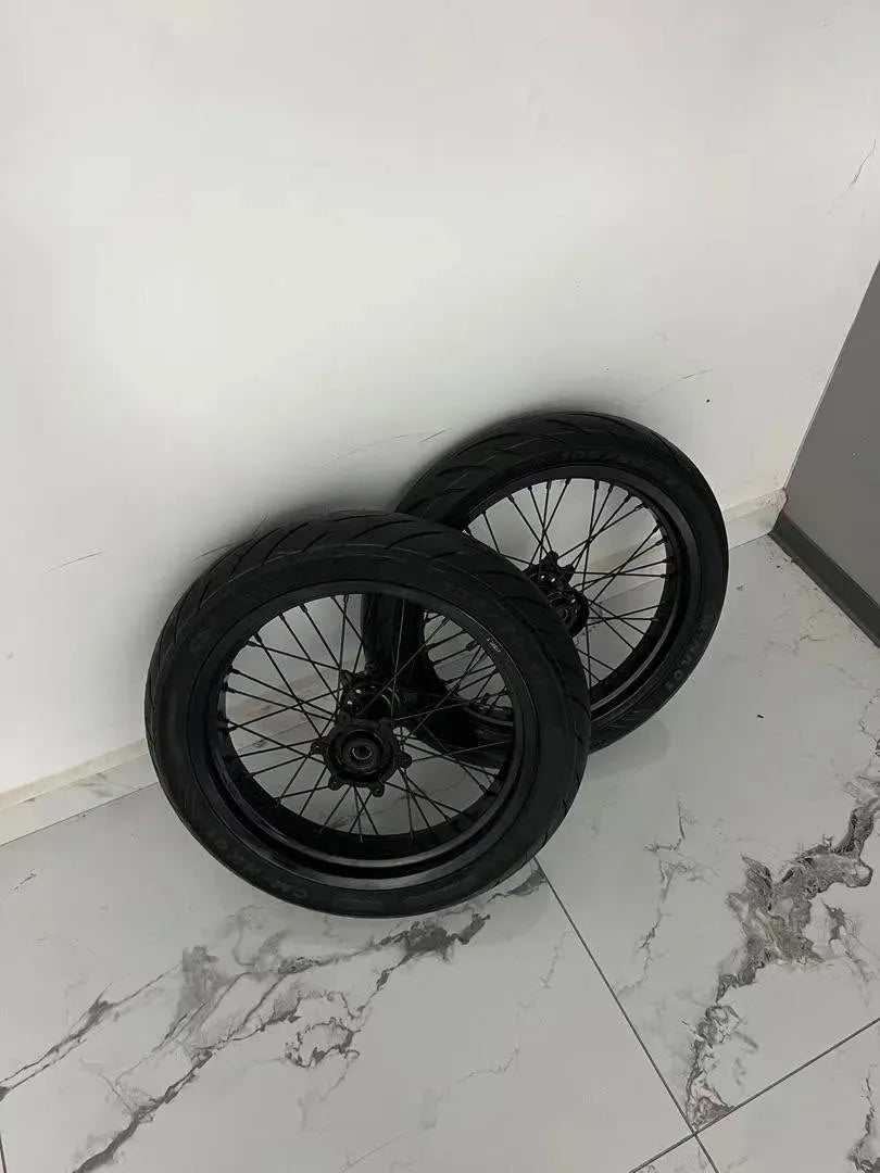 Ultra bee supermotos