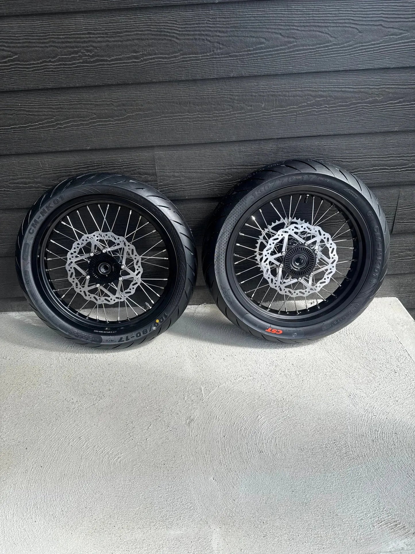 Ultra bee supermotos
